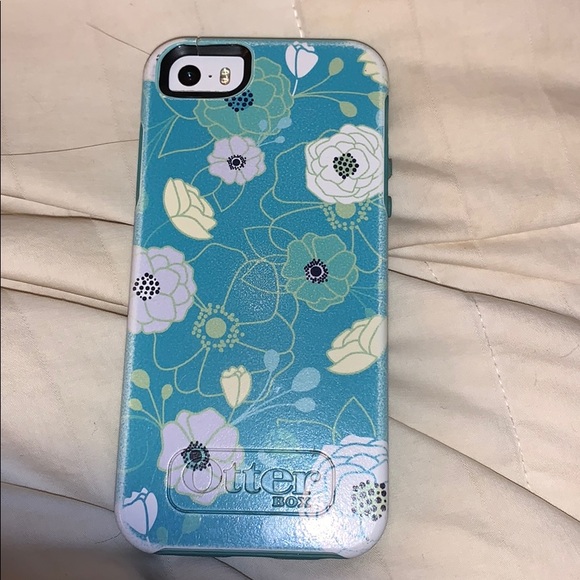 Used iPhone 5s with Otter Box case! - Picture 3 of 4
